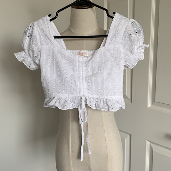 2/$15 Cute Eyelet Crop Top - Picture 1 of 3
